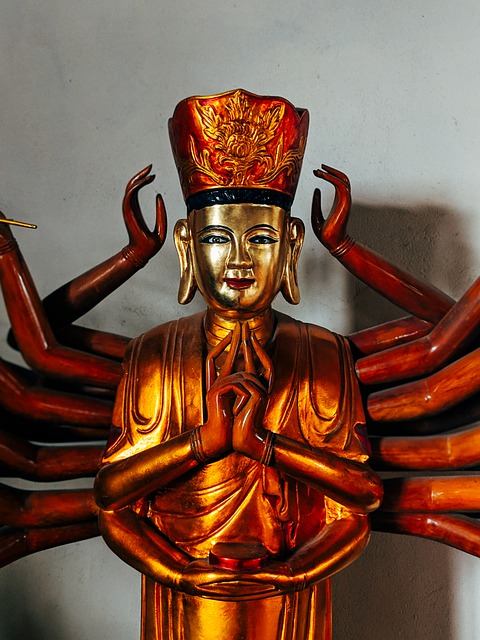 Free download statue sculpture figurine hands free picture to be edited with GIMP free online image editor
