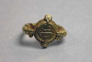 Free download Stirrup-shaped Ring with Circular Bezel free photo or picture to be edited with GIMP online image editor