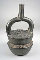 免费下载 Stirrup Spout Bottle with Stacked Containers 免费照片或图片可使用 GIMP 在线图像编辑器进行编辑