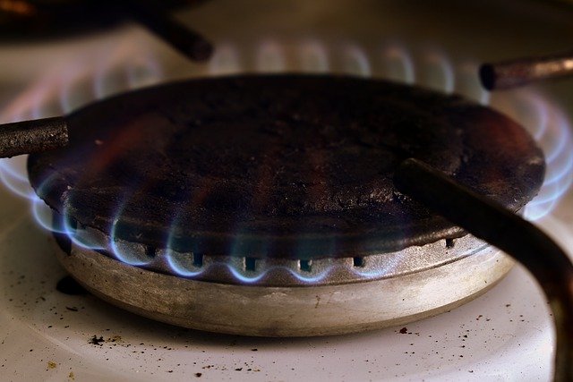 GIMP ücretsiz çevrimiçi resim düzenleyiciyle düzenlenecek ücretsiz indir soba yangın gazlı mutfak aşçı ücretsiz resmi