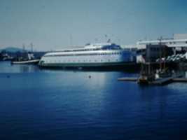 ดาวน์โหลดฟรี Streamliner Victoria Harbour ภาพถ่ายหรือรูปภาพที่จะแก้ไขด้วยโปรแกรมแก้ไขรูปภาพออนไลน์ GIMP