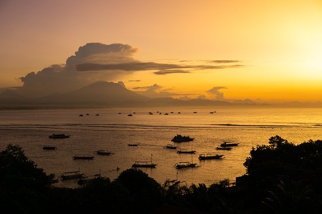 Muat turun percuma gambar matahari terbit pagi sanur bali untuk diedit dengan editor imej dalam talian percuma GIMP
