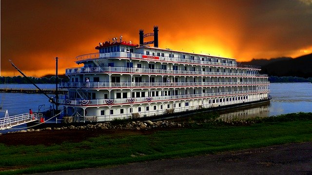 Kostenloser Download Sunset Boat hat ein kostenloses Bild der Morgendämmerung in Mississippi, das mit dem kostenlosen Online-Bildeditor GIMP bearbeitet werden kann