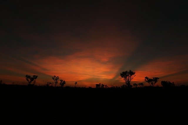 Kostenloser Download von Sunset Desert Outback – kostenloses Foto oder Bild zur Bearbeitung mit dem Online-Bildeditor GIMP