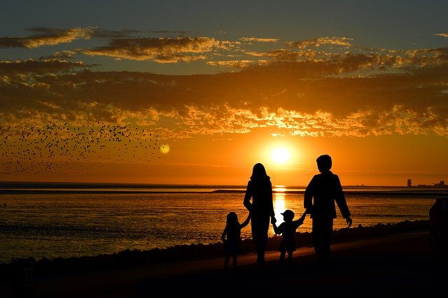 Free download sunset family beach silhouette sea free picture to be edited with GIMP free online image editor