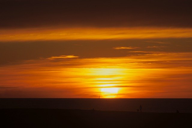Download gratuito tramonto cielo mare luce del sole paesaggio foto gratis da modificare con l'editor di immagini online gratuito di GIMP