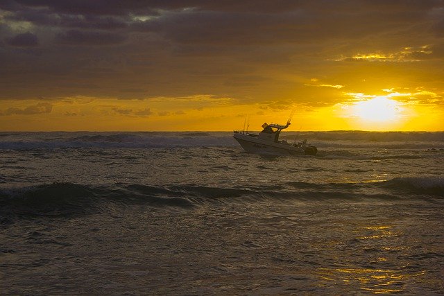 Libreng pag-download ng sunset sunrise boat trip sa dagat libreng larawan na ie-edit gamit ang GIMP na libreng online na editor ng imahe