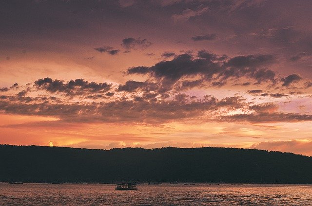 Безкоштовно завантажте безкоштовне зображення захід сонця схід сонця золота година море для редагування за допомогою безкоштовного онлайн-редактора зображень GIMP