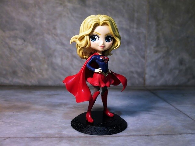 Gratis download super girl toy figurine dc comic gratis foto om te bewerken met GIMP gratis online afbeeldingseditor