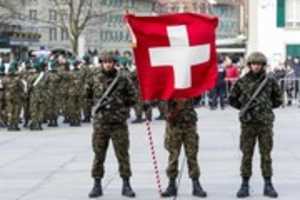 Безкоштовно завантажити Swiss Soldiers on Duty (Photograph) [Copyright Keystone] безкоштовно фото або зображення для редагування в онлайн-редакторі зображень GIMP