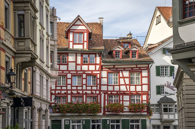 Descargue gratis la imagen gratuita del centro histórico de Suiza Europa para editar con el editor de imágenes en línea gratuito GIMP