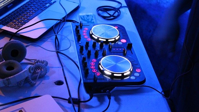 Free download tables electronic music audio dj free picture to be edited with GIMP free online image editor