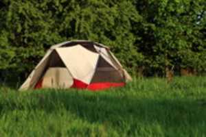 Бесплатно скачать Tent In Field бесплатное фото или изображение для редактирования с помощью онлайн-редактора изображений GIMP