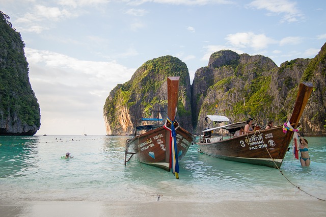 Скачать бесплатно таиландский пляж Maya Bay Beach бесплатное изображение для редактирования с помощью бесплатного онлайн-редактора изображений GIMP