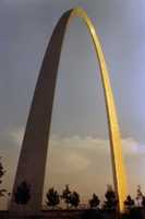 免费下载 The Gateway Arch - 1980 年 XNUMX 月 免费照片或图片可使用 GIMP 在线图像编辑器进行编辑