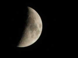 Bezpłatne pobieranie Księżyc widziany z Włoch — bezpłatne zdjęcie lub obraz do edycji za pomocą internetowego edytora obrazów GIMP