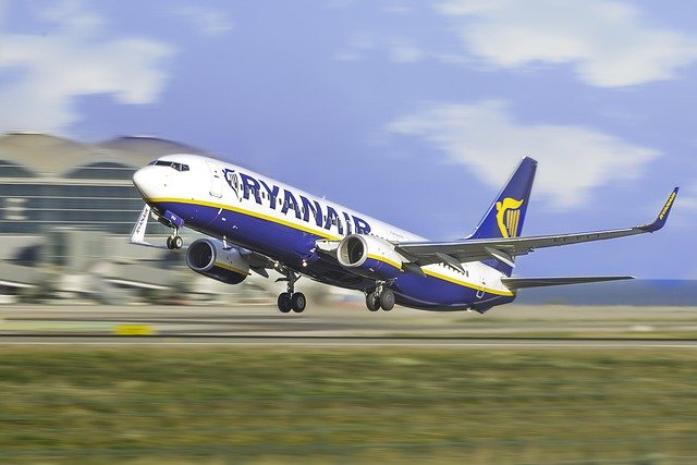 Free download the plane ryanair line the airline free picture to be edited with GIMP free online image editor