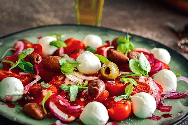 Unduh gratis gambar tomat salad bawang mozarella untuk diedit dengan editor gambar online gratis GIMP