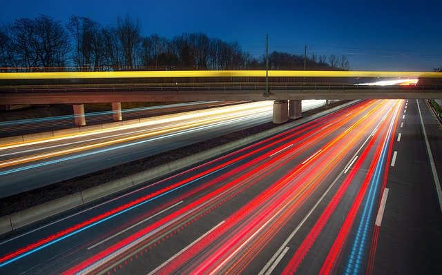 Bezpłatne pobieranie szablonu Trails Highway Auto do edycji za pomocą internetowego edytora obrazów GIMP