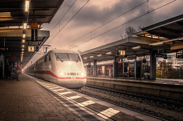 Безкоштовне завантаження залізничного вокзалу для подорожі транспортом безкоштовне зображення для редагування за допомогою безкоштовного онлайн-редактора зображень GIMP