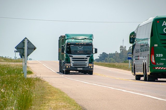 Gratis download vrachtwagenregistratie vrachtwagen weg snelweg gratis foto om te bewerken met GIMP gratis online afbeeldingseditor