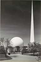 Muat turun percuma Trylon dan Perisphere, New York Worlds Fair foto atau gambar percuma untuk diedit dengan editor imej dalam talian GIMP