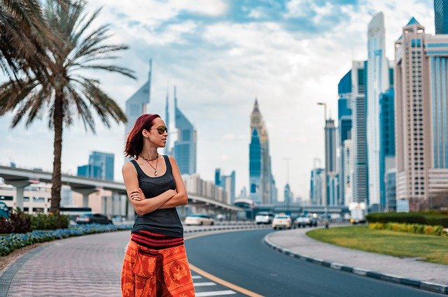Muat turun percuma gambar percuma emiriah arab bandar gadis dubai uae untuk disunting dengan editor imej dalam talian percuma GIMP