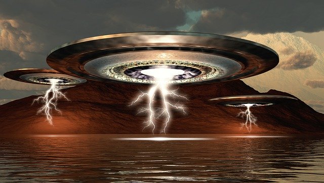 Bezpłatne pobieranie statków kosmicznych latających spodków UFO darmowe zdjęcie do edycji za pomocą bezpłatnego internetowego edytora obrazów GIMP