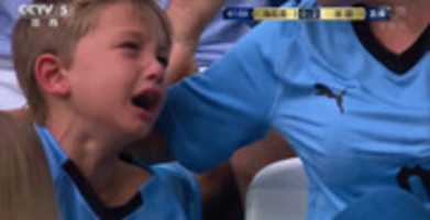 Free download Uruguay goalkeeper yellow oil hand fatal error, small fans can not help crying - share by bongdalu free photo or picture to be edited with GIMP online image editor