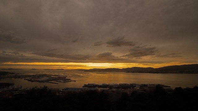 Téléchargement gratuit d'une image gratuite du coucher du soleil du port de l'île de Vigo Cies à modifier avec l'éditeur d'images en ligne gratuit GIMP