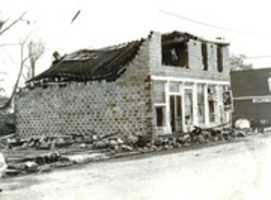 Descărcare gratuită Wapella Tornado Damage: Helens Cafe Main St. fotografie sau imagini gratuite pentru a fi editate cu editorul de imagini online GIMP