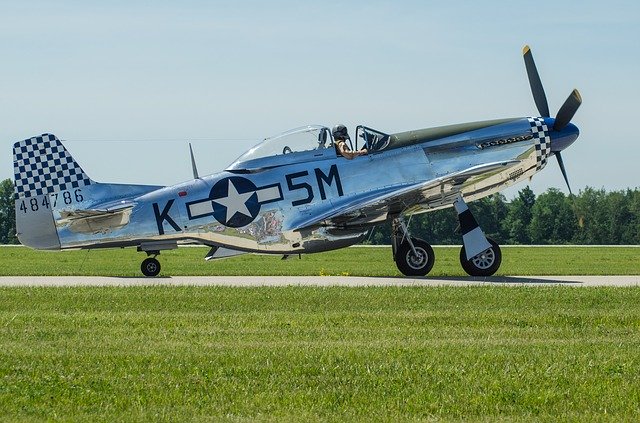 Free download warbird propeller airplane aircraft free picture to be edited with GIMP free online image editor