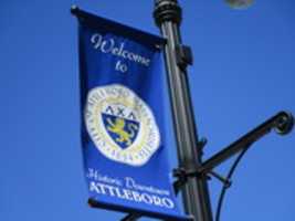 Kostenloser Download Welcome To Downtown Attleboro Sign kostenloses Foto oder Bild zur Bearbeitung mit GIMP Online-Bildbearbeitung