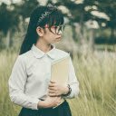 white shirt girl  screen for extension Chrome web store in OffiDocs Chromium