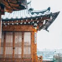 Winter Snowfall on Traditional Architecture  screen for extension Chrome web store in OffiDocs Chromium