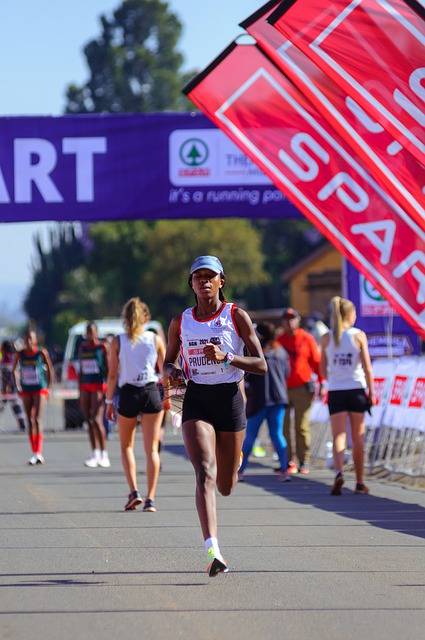 Libreng graphic woman athlete sport running runner na ie-edit ng GIMP free image editor ng OffiDocs
