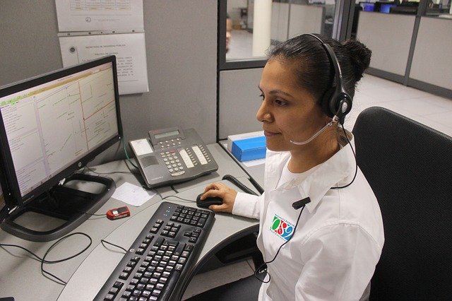Free download woman call police emergency 911 free picture to be edited with GIMP free online image editor
