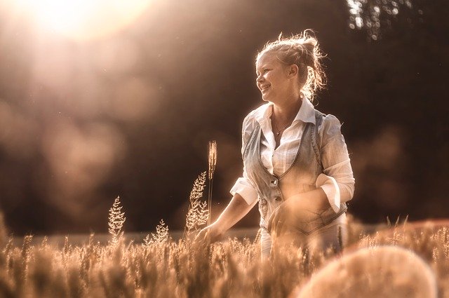 Free download woman girl figure human romance free picture to be edited with GIMP free online image editor
