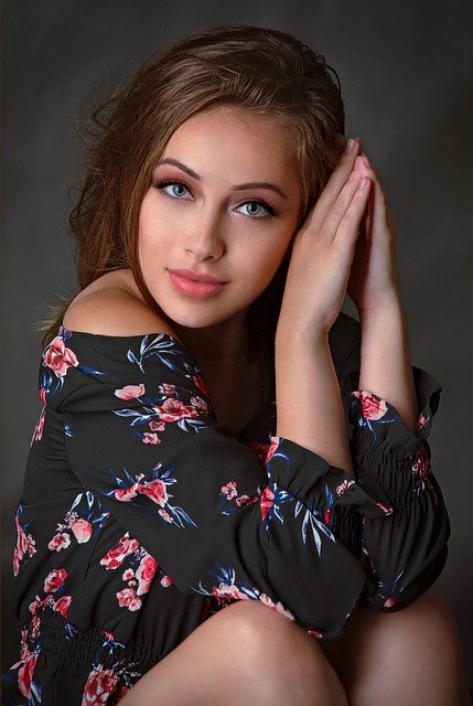 Free download woman girl model makeup free picture to be edited with GIMP free online image editor