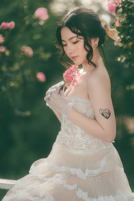 Free download woman portrait ai yem dress free picture to be edited with GIMP free online image editor
