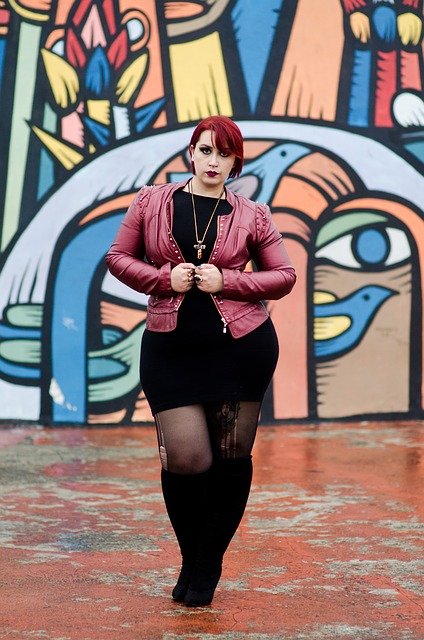 Free download woman size large fat model female free picture to be edited with GIMP free online image editor