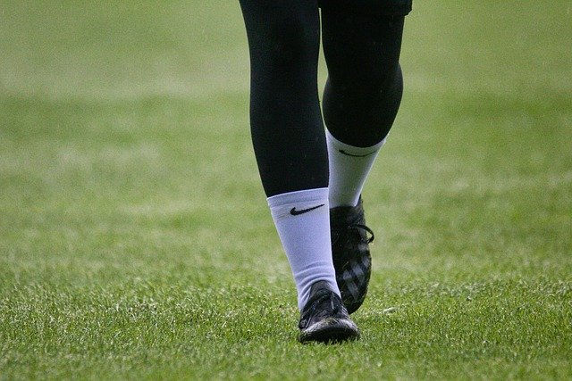 הורדה חינם של נעלי כדורגל נשים תמונה בחינם לעריכה עם עורך תמונות מקוון בחינם של GIMP