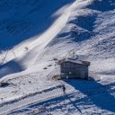 Wooden house on snowy mountain  screen for extension Chrome web store in OffiDocs Chromium