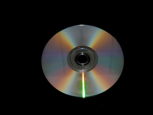 Kostenloser Download CD-Rohling schwarz silbern glänzendes kostenloses Bild, das mit dem kostenlosen Online-Bildeditor GIMP bearbeitet werden kann