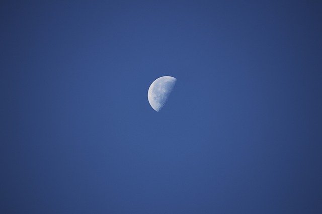 Kostenloser Download Moon Last Quarter Astro - kostenloses Foto oder Bild zur Bearbeitung mit GIMP Online-Bildbearbeitung