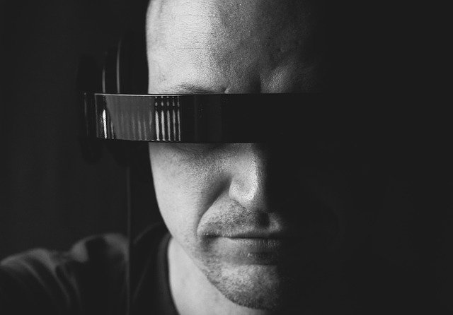 Kostenloser Download Menschen Porträt Erwachsener Mann DJ kostenloses Bild, das mit dem kostenlosen Online-Bildeditor GIMP bearbeitet werden kann