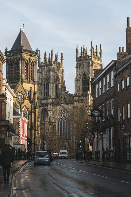 Kostenloser Download York Minster Road Town Street Kostenloses Bild, das mit dem kostenlosen Online-Bildeditor GIMP bearbeitet werden kann