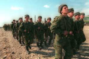 Libreng download Young Russian Soldiers Marching libreng larawan o larawan na ie-edit gamit ang GIMP online image editor