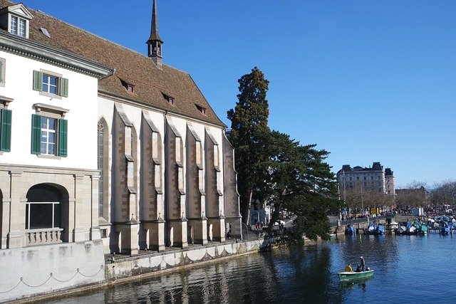 Muat turun percuma gambar percuma aliran limmat pusat bersejarah zurich untuk diedit dengan editor imej dalam talian percuma GIMP