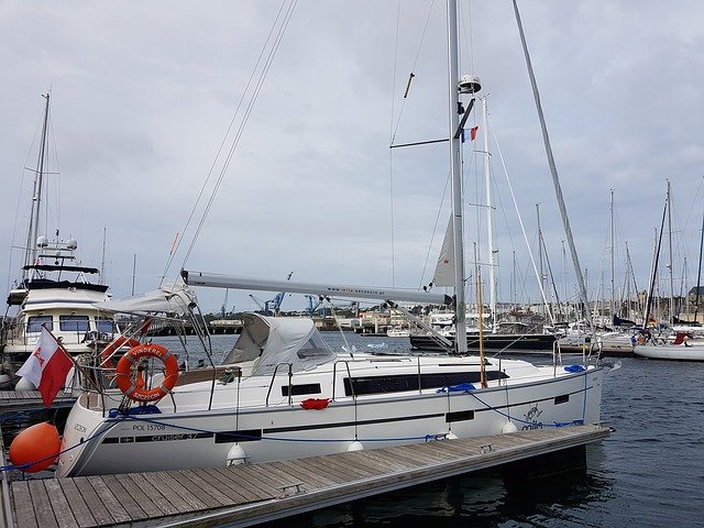 ดาวน์โหลดฟรี Yacht Sea Boat - ภาพถ่ายหรือรูปภาพฟรีที่จะแก้ไขด้วยโปรแกรมแก้ไขรูปภาพออนไลน์ GIMP